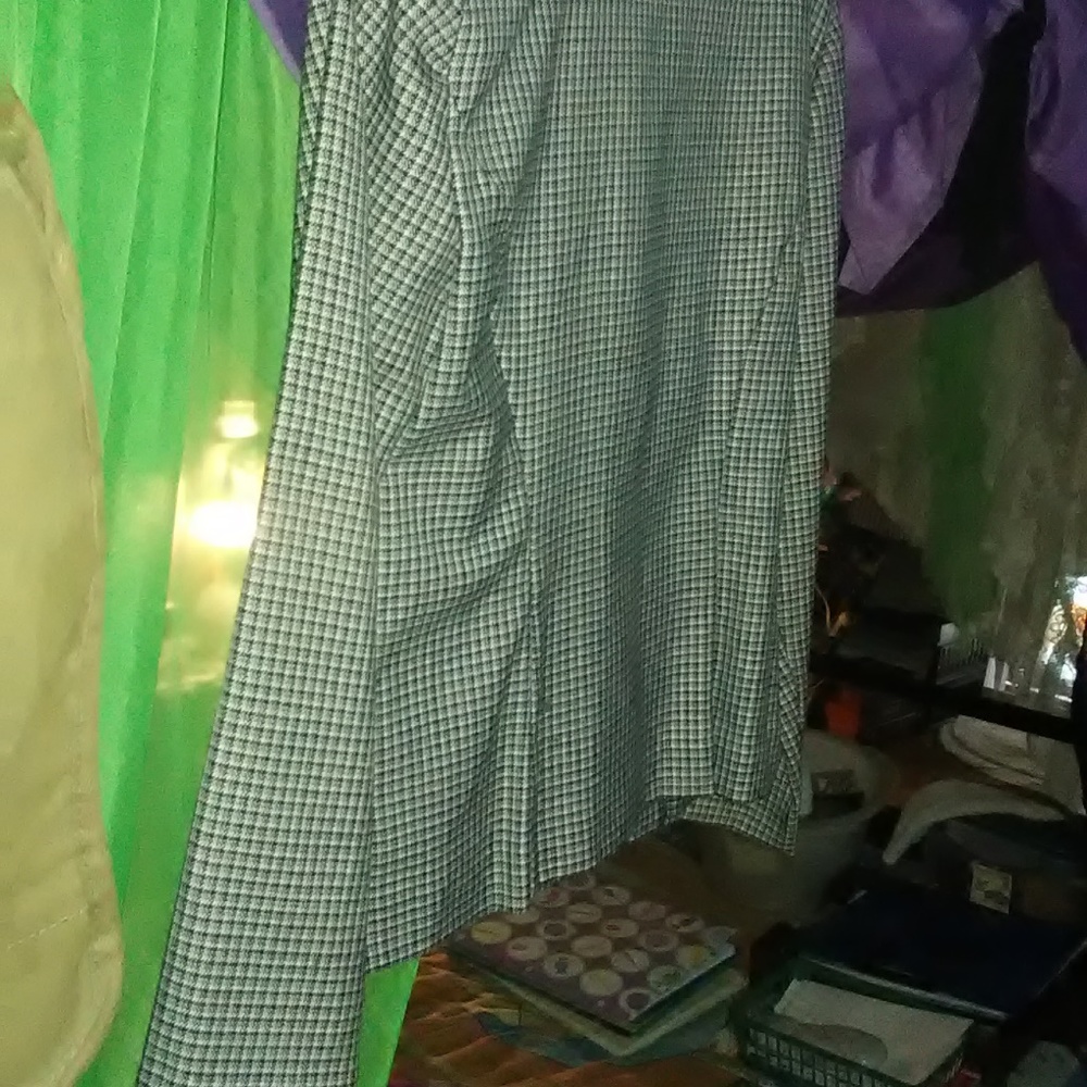 LADIES TOP - Picture 2 of 2